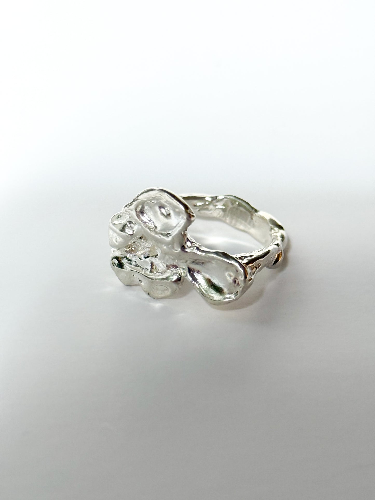 Camelia Ring