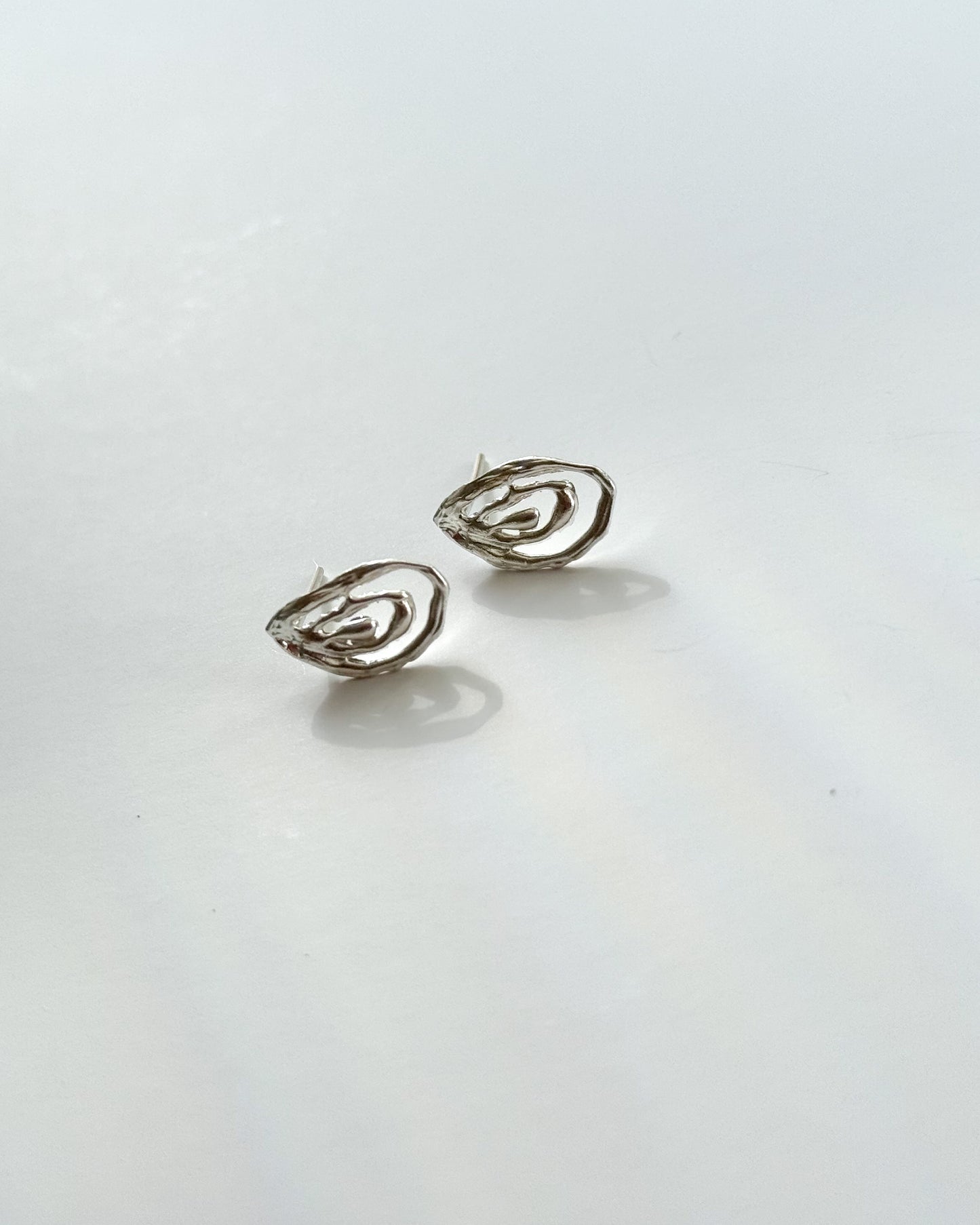 Oyster Mini Earrings