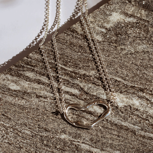 Amor Necklace